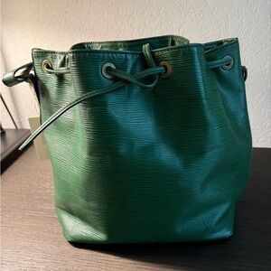 Louis Vuitton Petit Noe Handbag in green Epi Leather